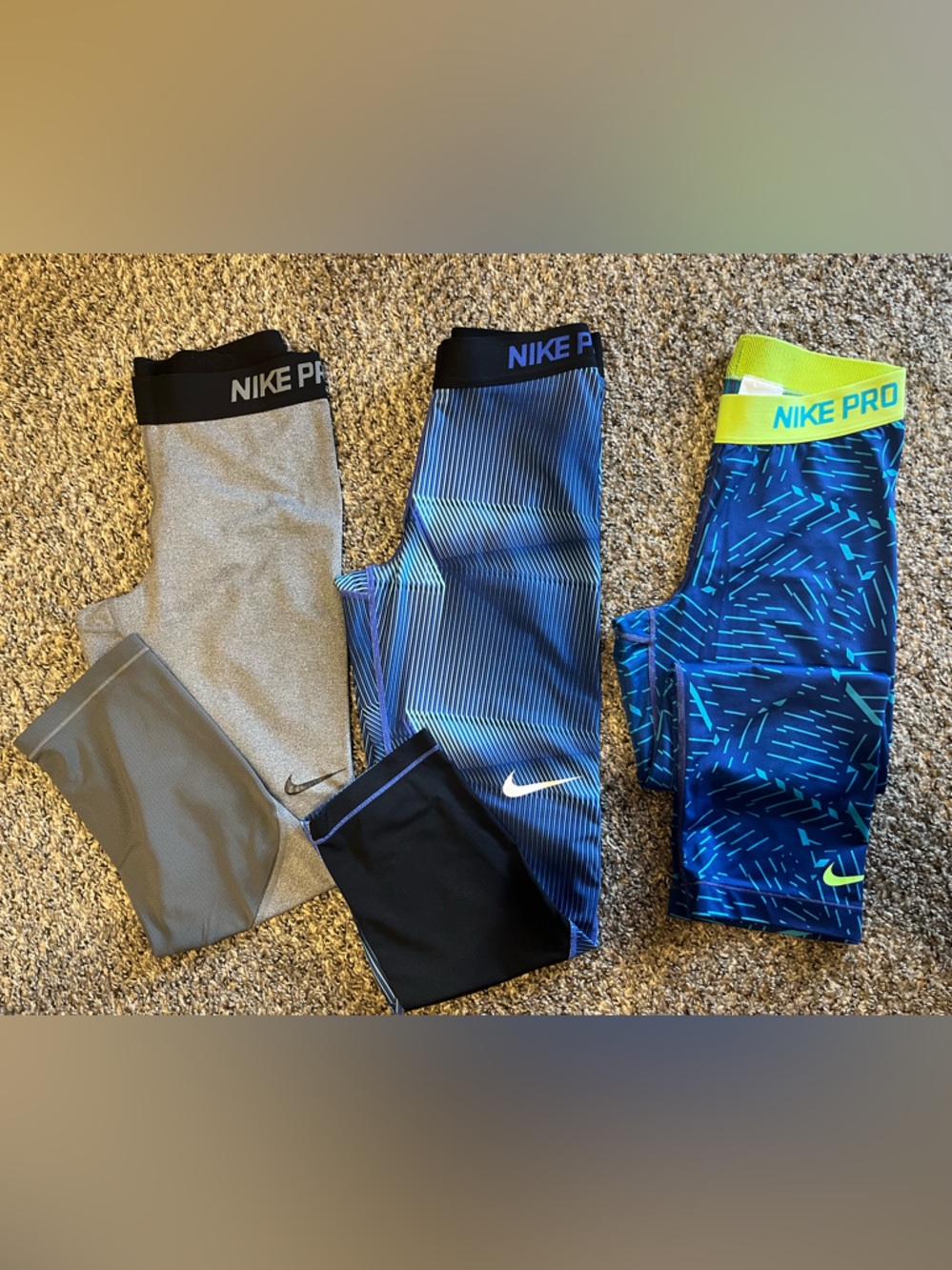 3 Pairs Women’s Nike Pro Capri Leggings